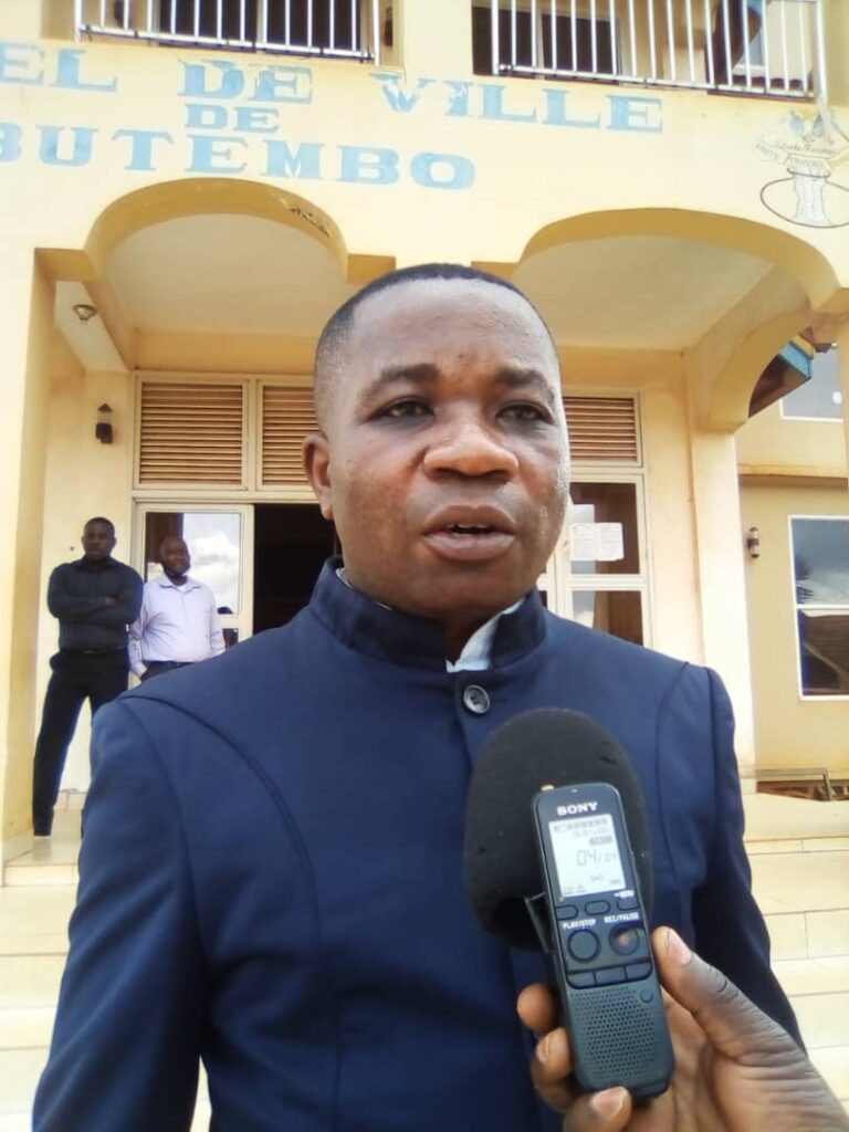 Attaque de la prison de Butembo-Kakwangura : « La communication tenue par le capitaine Anthony Mwalushay à l’émission dialogue entre congolais est gravissime et serait porteuse d’un mauvais germe » (Député Bertrand Ngwali)