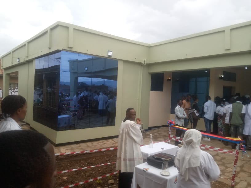 Butembo: Grâce au plaidoyer de Muhindo Nzangi Butondo, un bloc opératoire érigé et équipé par Moise KATUMBI à l’hôpital Matanda remis aux bénéficiaires