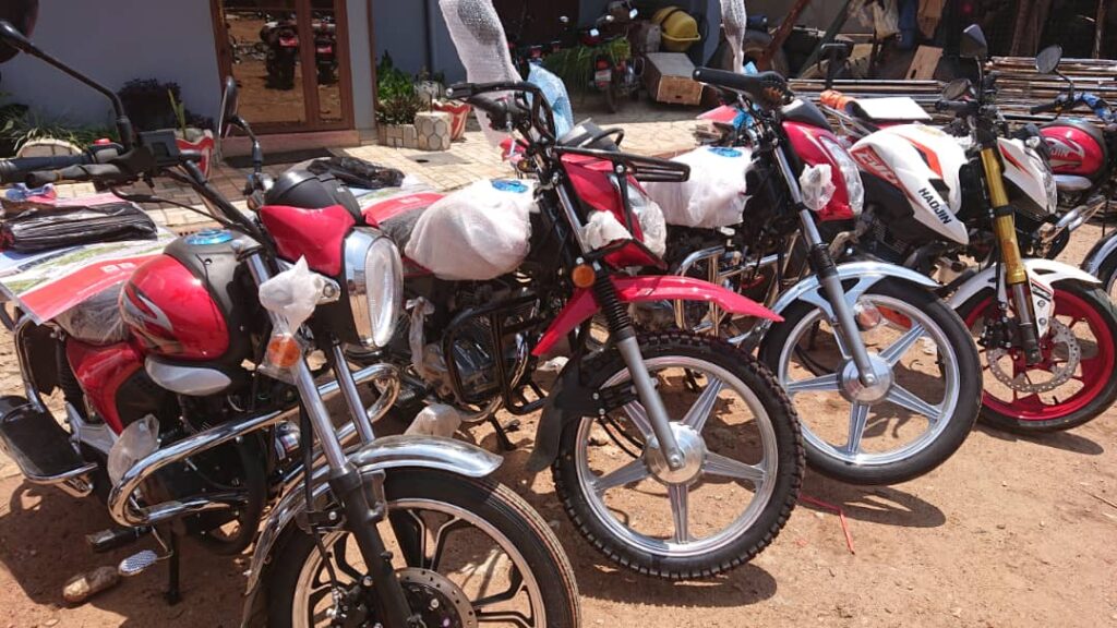 Nord-Kivu: la maison Palos livre 14 motos Haojin de différentes gammes à la REGIDESO Beni et l’EP MAMBALIMBALI de Mabalako